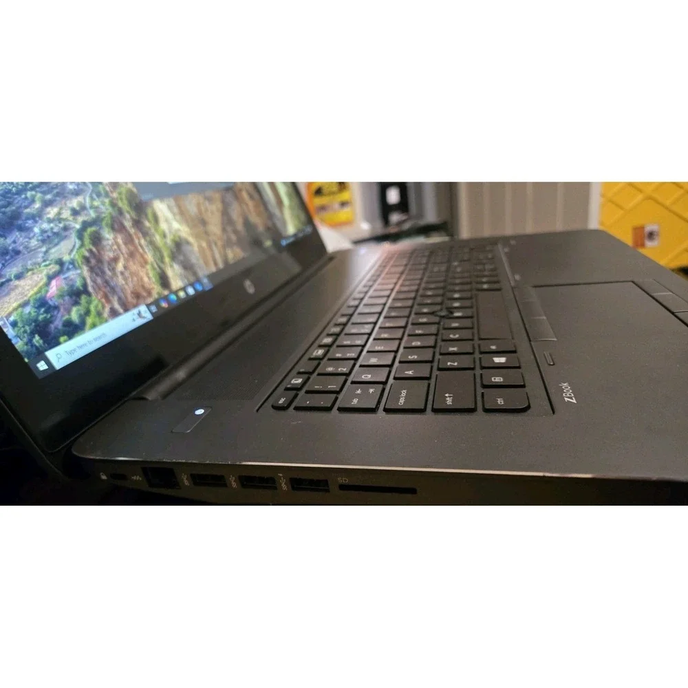 HP ZBook 17 G3 Mobile Workstation i7-6700HQ 16GB RAM 512GB SSD Win 10 Pro